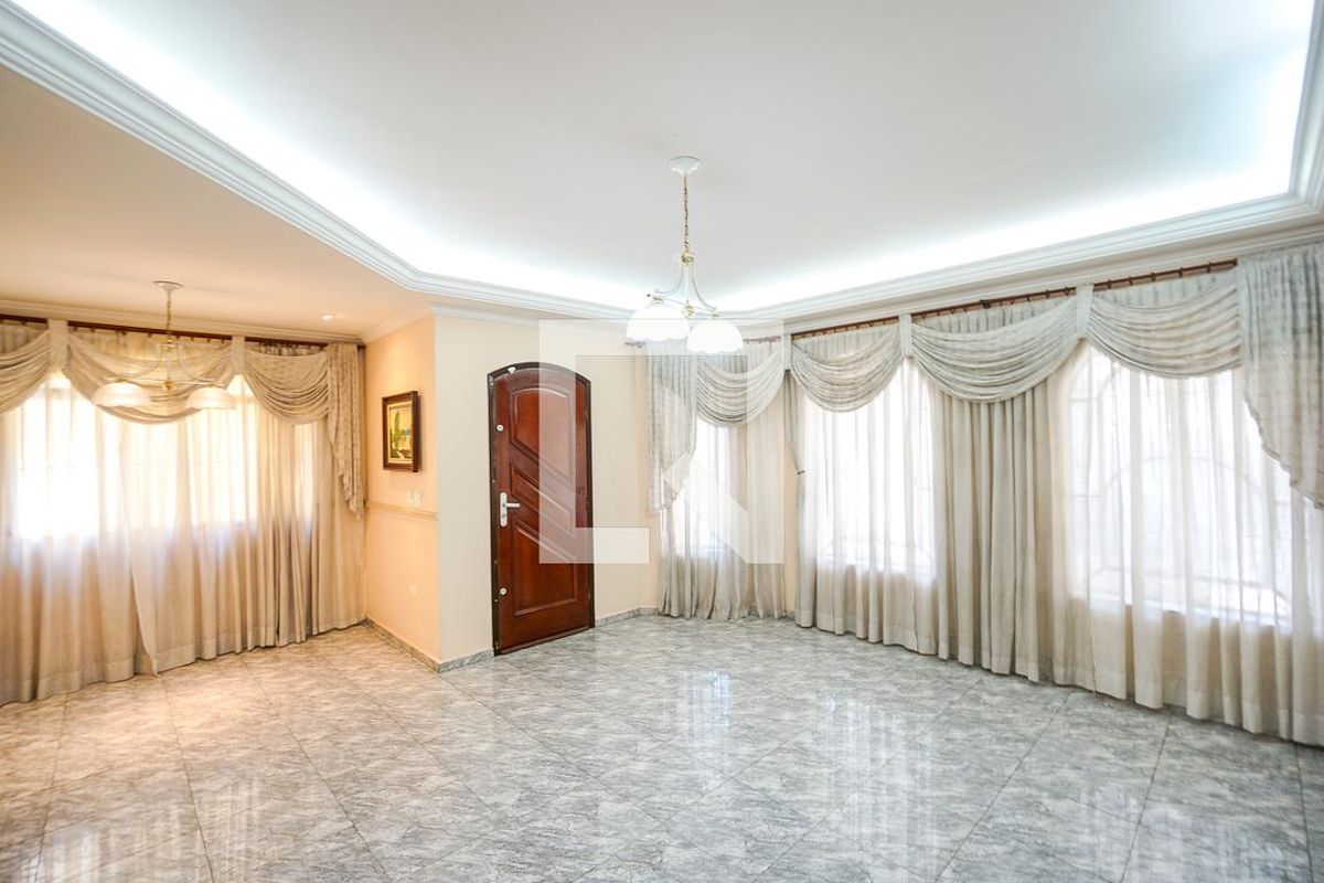 Casa, 3 quartos, 251 m² - Foto 2