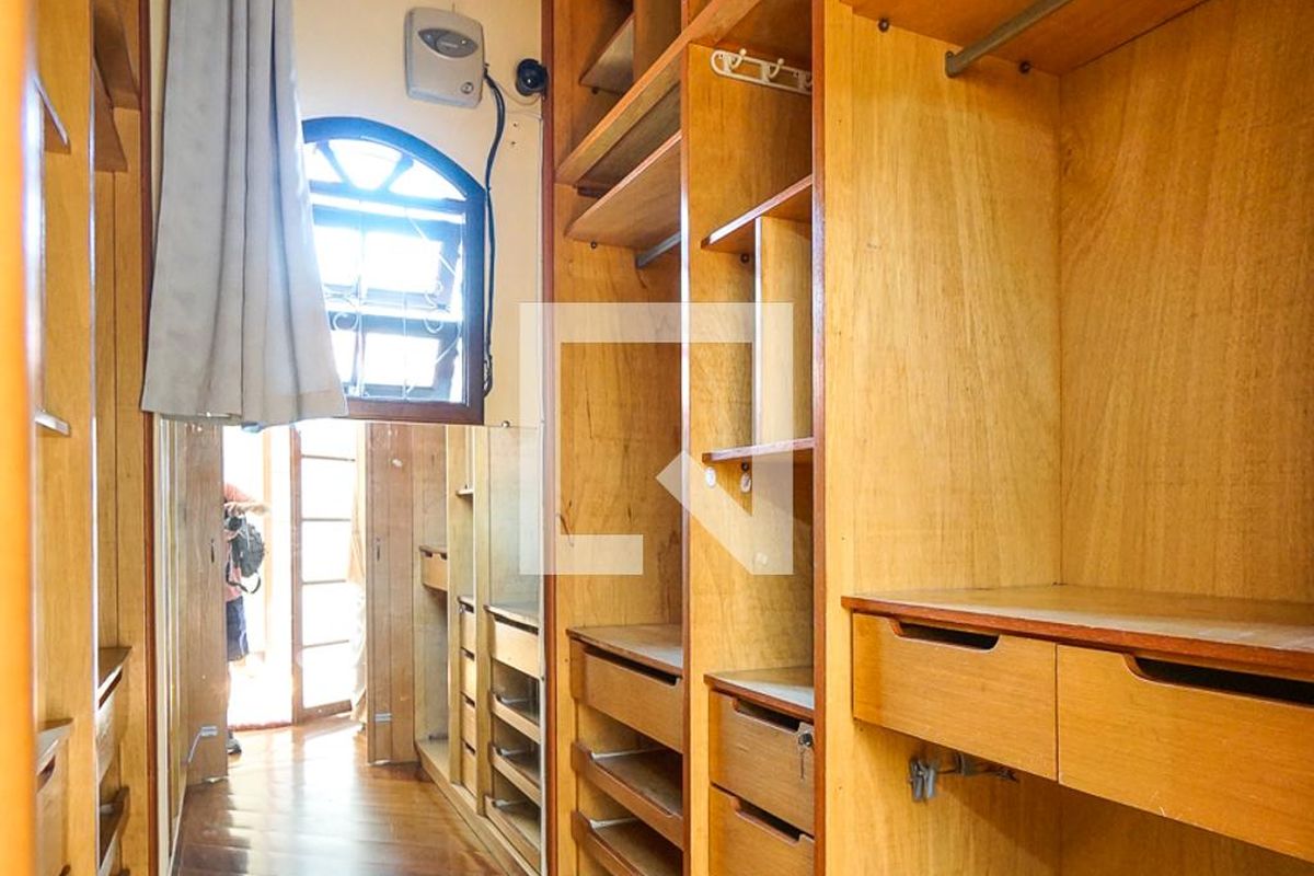 Casa, 3 quartos, 251 m² - Foto 50