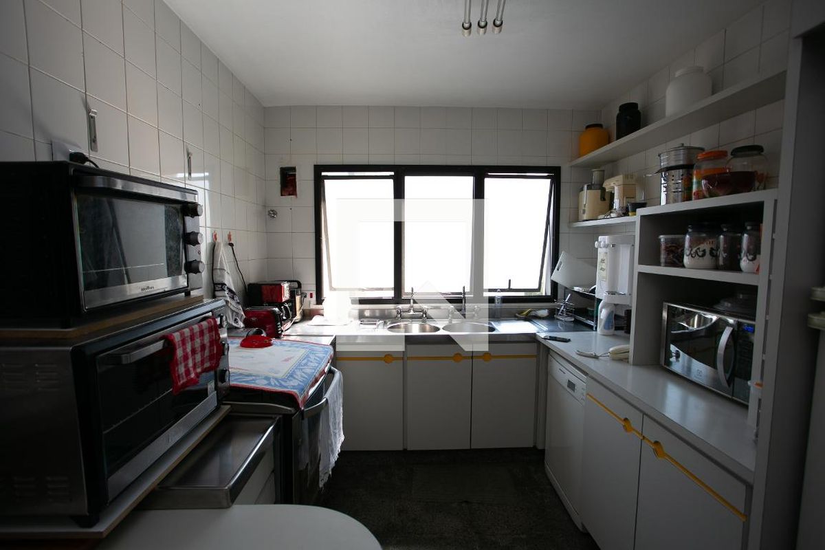 Apartamento, 3 quartos, 210 m² - Foto 134