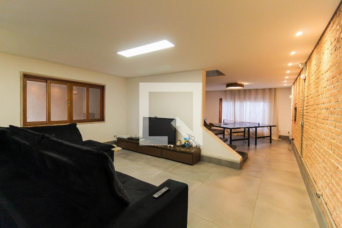 Casa, 4 quartos, 194 m² - Foto 2