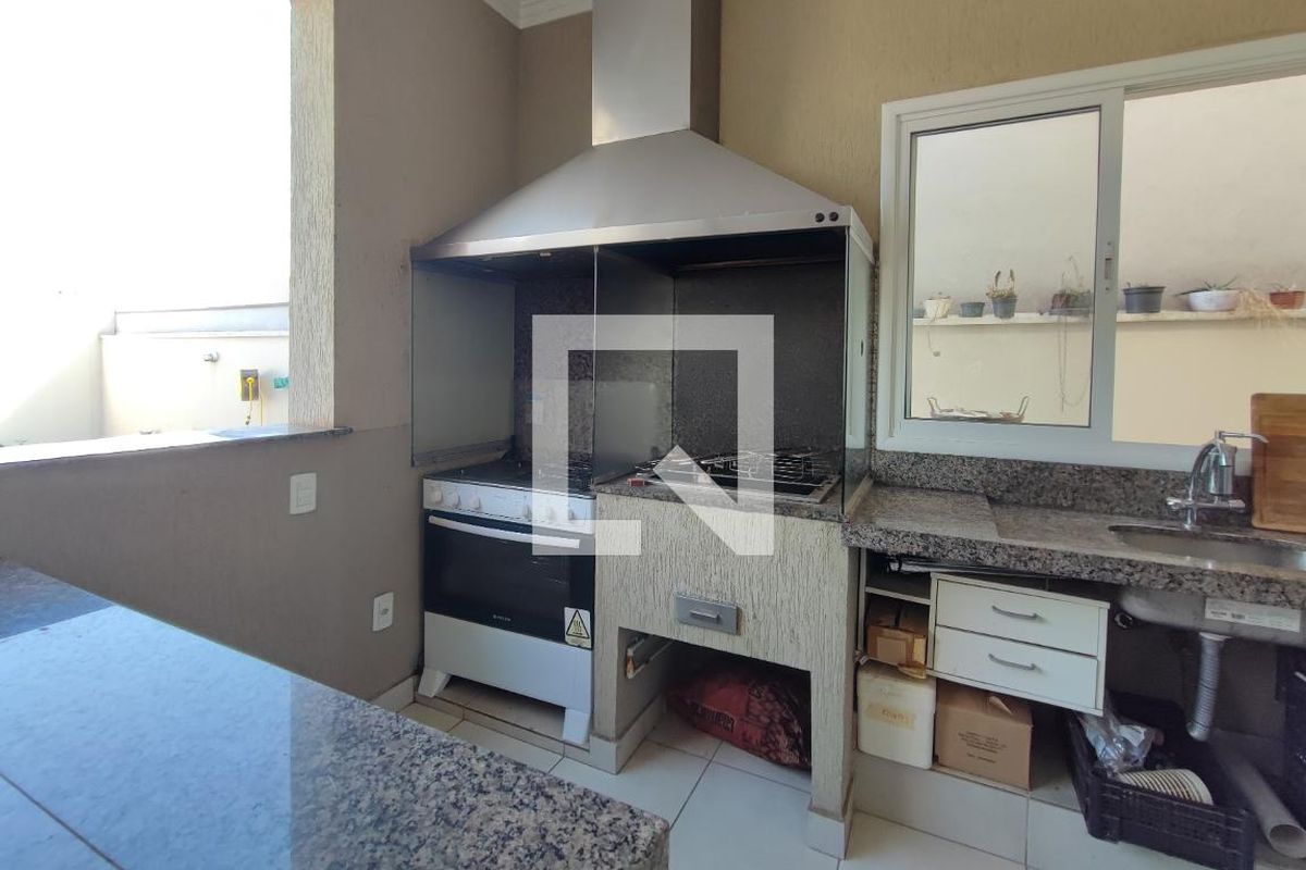 Casa à Venda - Swiss Park, 5 Quartos,  310 m2 em , Campinas - sp | SoloBR
