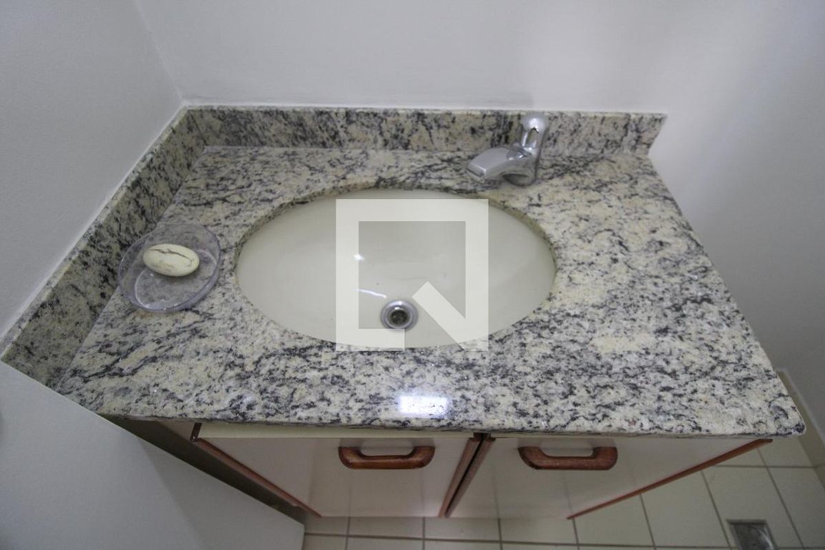 Apartamento à Venda - Mansões Santo Antônio, 2 Quartos,  117 m2 em , Campinas - sp | SoloBR