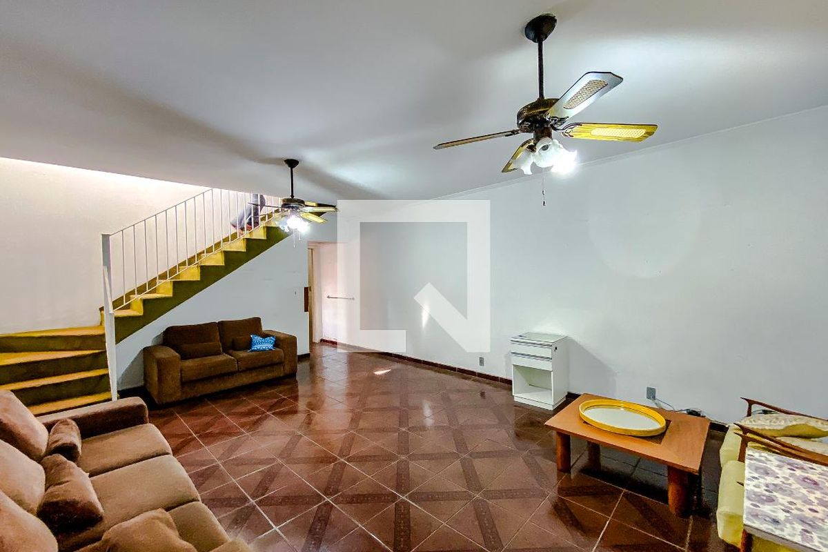 Casa, 3 quartos, 199 m² - Foto 2