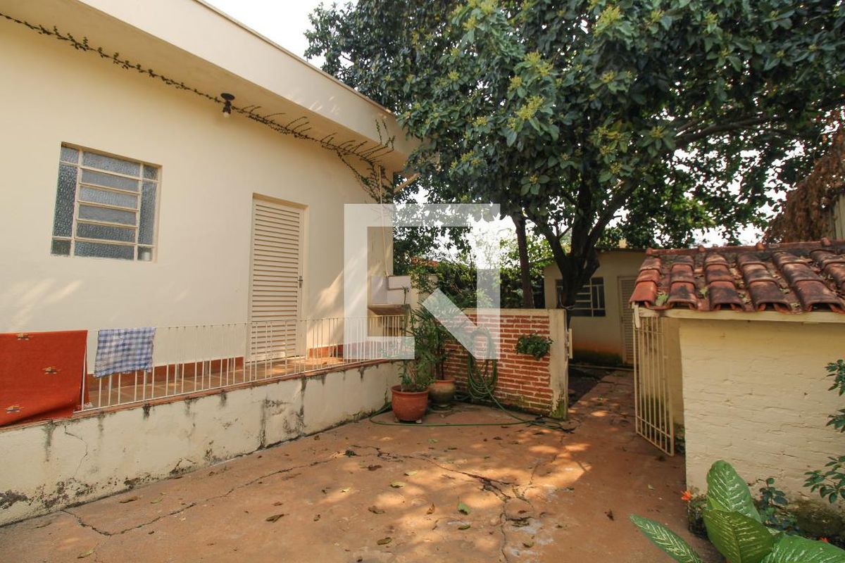 Casa à Venda - Jardim Planalto, 2 Quartos,  367 m2 em , Campinas - sp | SoloBR