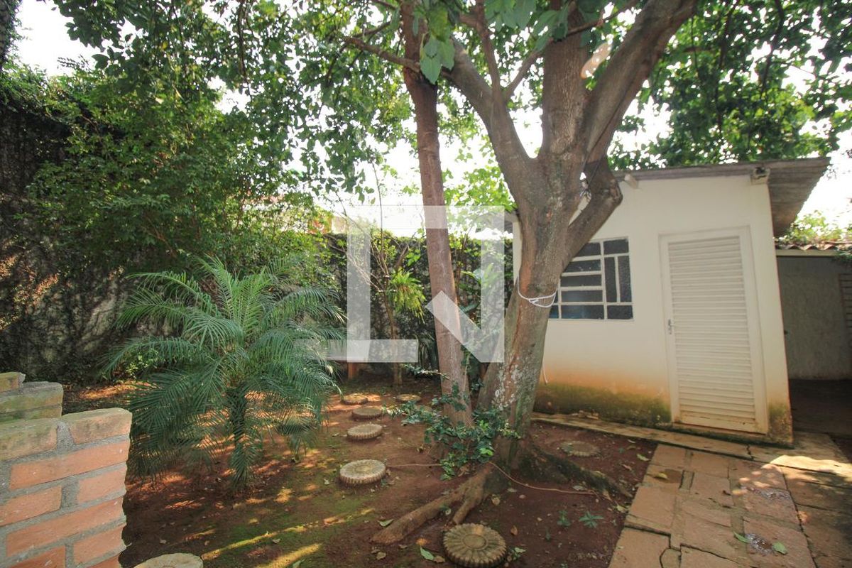 Casa à Venda - Jardim Planalto, 2 Quartos,  367 m2 em , Campinas - sp | SoloBR