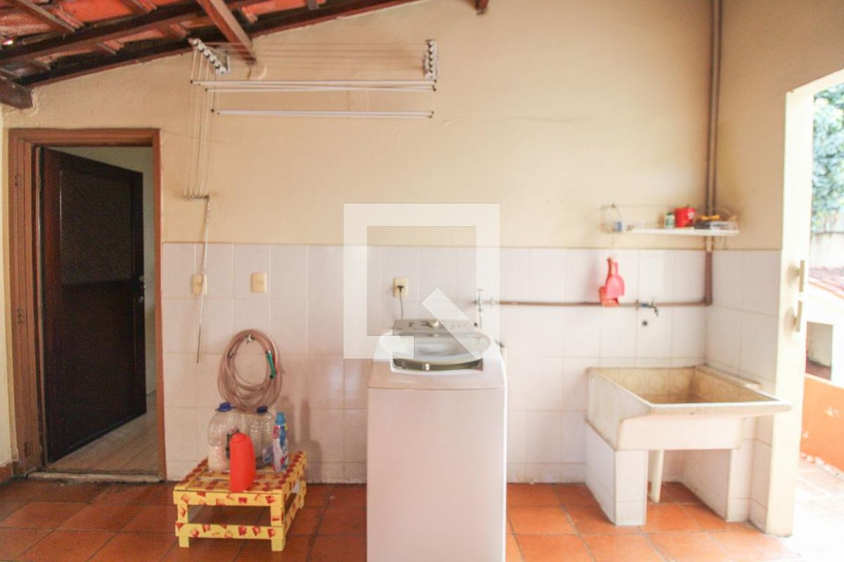 Casa à Venda - Jardim Planalto, 2 Quartos,  367 m2 em , Campinas - sp | SoloBR