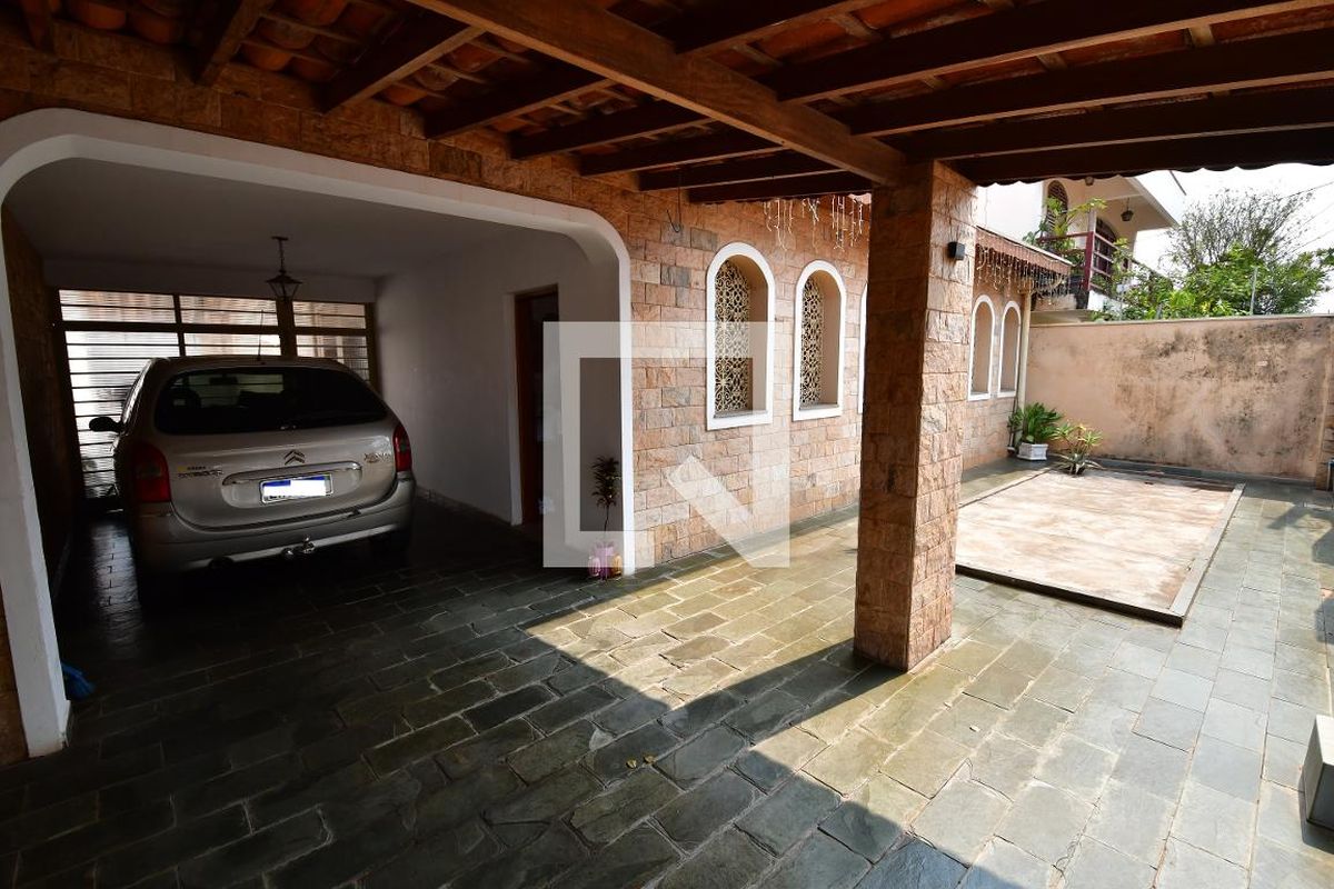 Casa à Venda - Jardim Flamboyant, 4 Quartos,  273 m2 em , Campinas - sp | SoloBR
