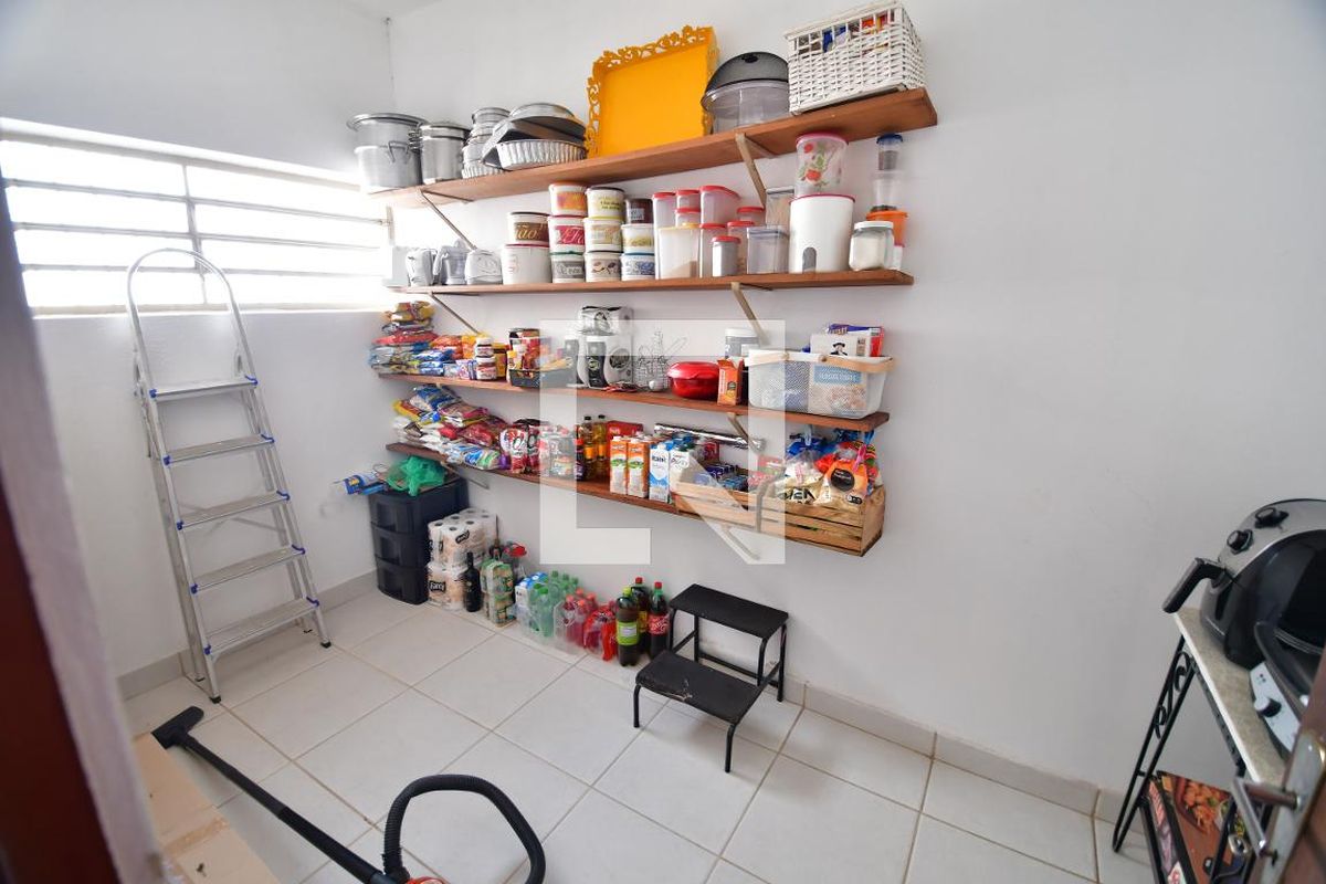 Casa à Venda - Jardim Flamboyant, 4 Quartos,  273 m2 em , Campinas - sp | SoloBR