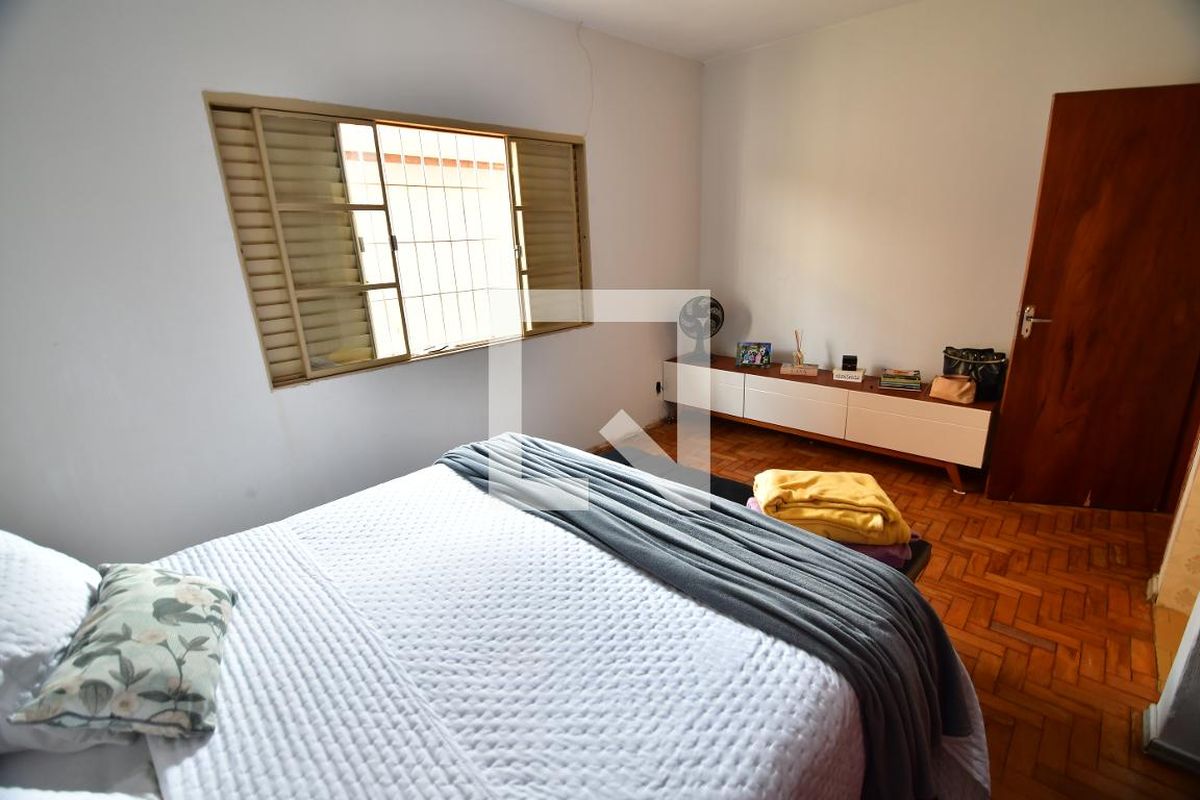 Casa à Venda - Jardim Flamboyant, 4 Quartos,  273 m2 em , Campinas - sp | SoloBR