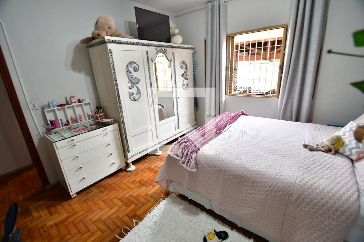 Casa à Venda - Jardim Flamboyant, 4 Quartos,  273 m2 em , Campinas - sp | SoloBR