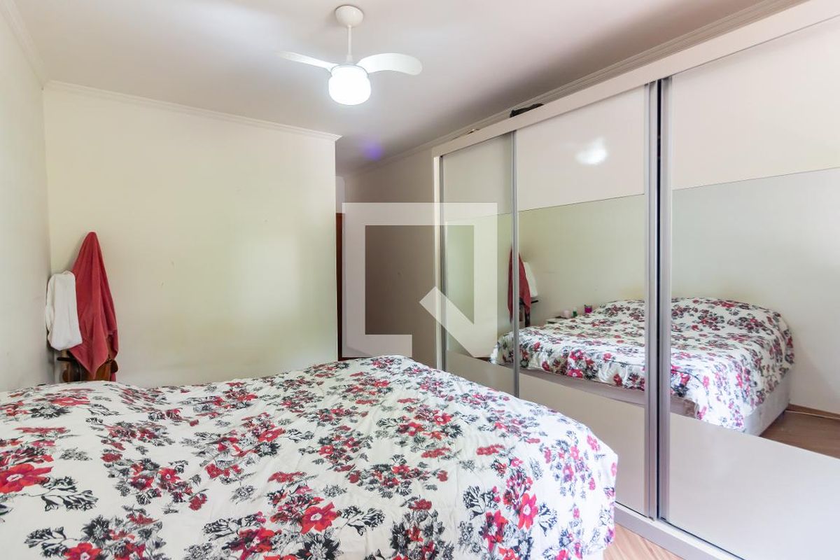 Casa, 4 quartos, 240 m² - Foto 48