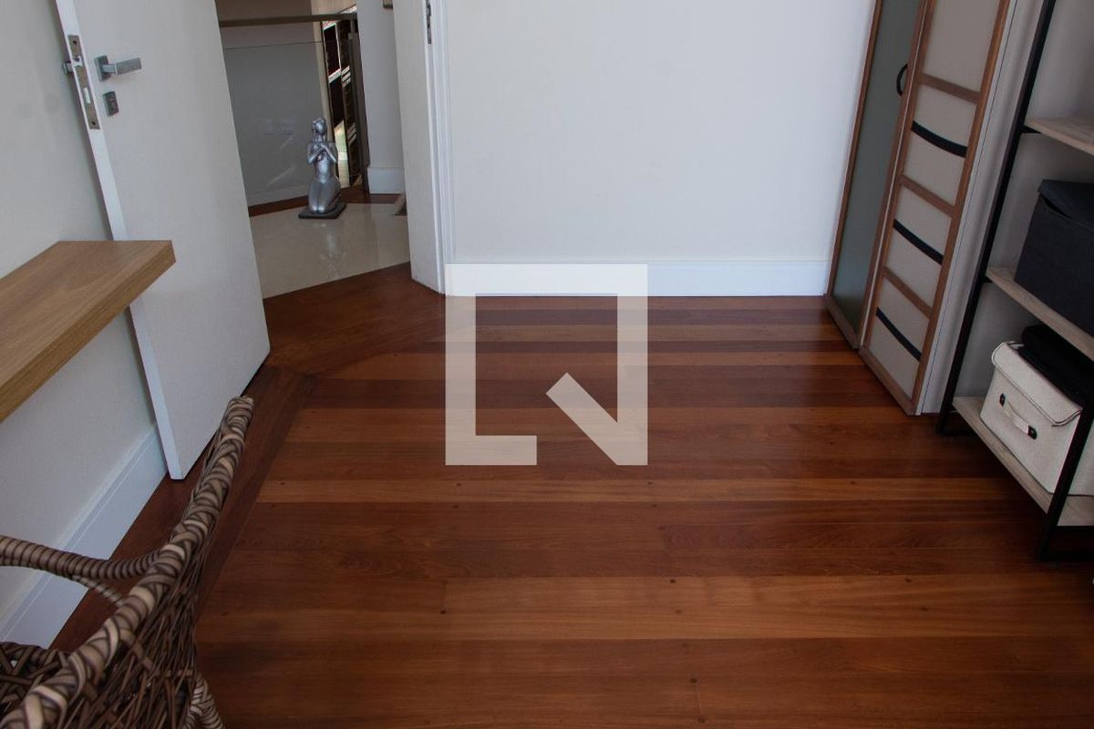 Casa à Venda - Lot. Alphaville Campinas, 4 Quartos,  384 m2 em , Campinas - sp | SoloBR