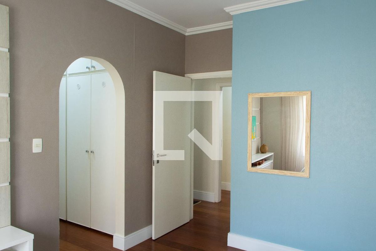 Casa à Venda - Lot. Alphaville Campinas, 4 Quartos,  384 m2 em , Campinas - sp | SoloBR