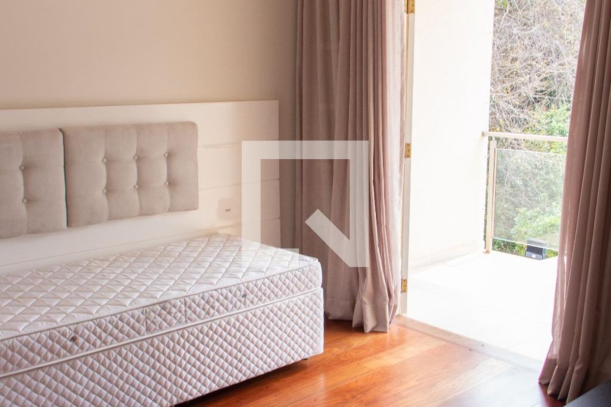 Casa à Venda - Lot. Alphaville Campinas, 4 Quartos,  384 m2 em , Campinas - sp | SoloBR