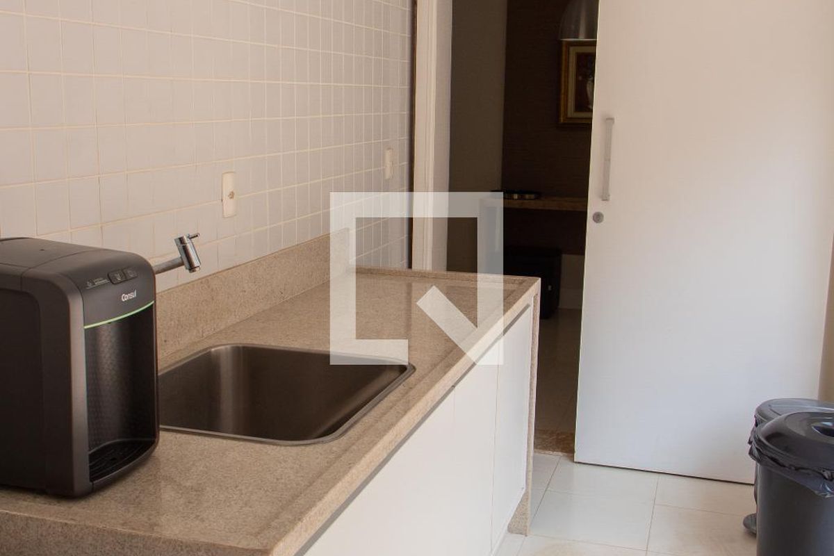 Casa à Venda - Lot. Alphaville Campinas, 4 Quartos,  384 m2 em , Campinas - sp | SoloBR
