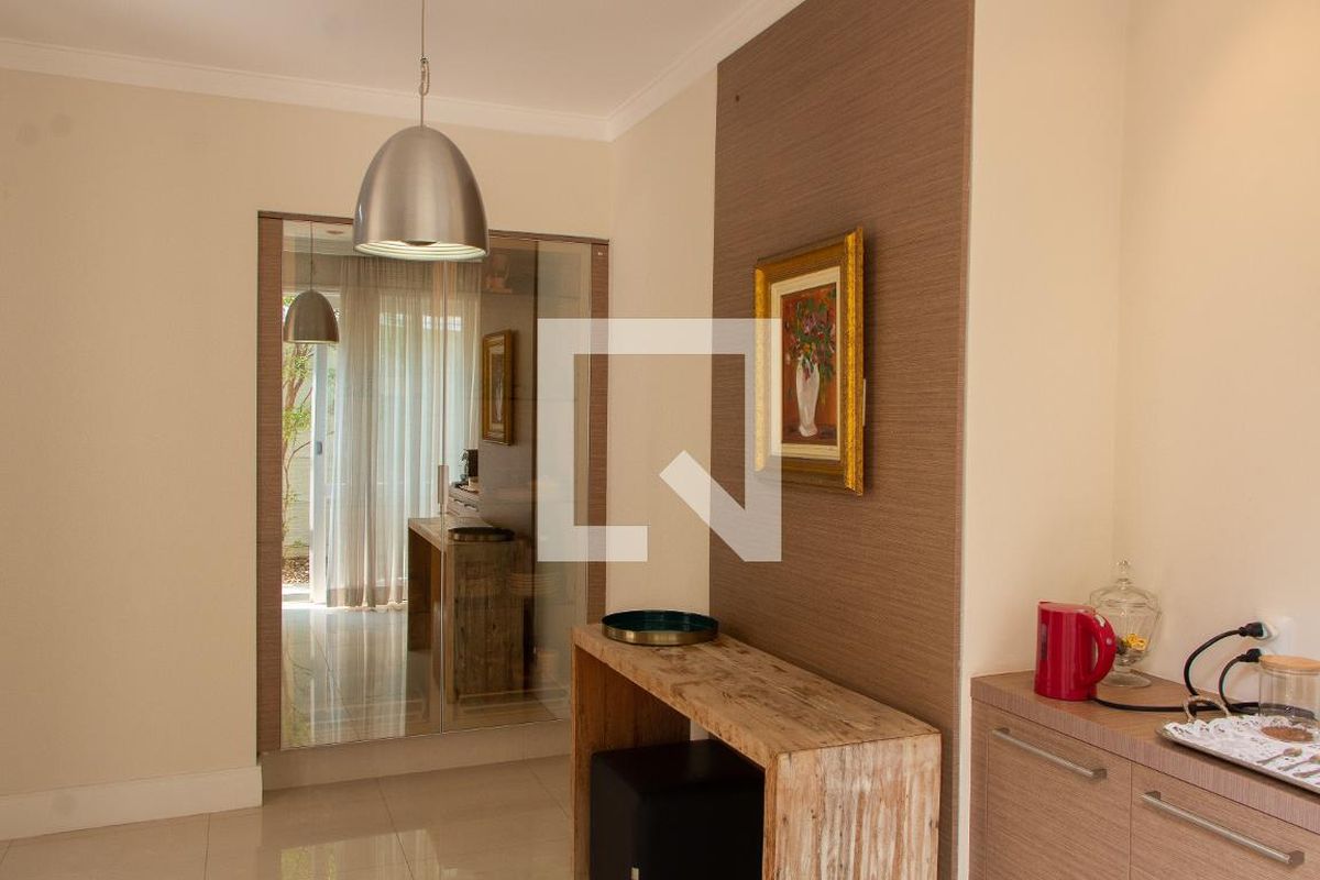 Casa à Venda - Lot. Alphaville Campinas, 4 Quartos,  384 m2 em , Campinas - sp | SoloBR