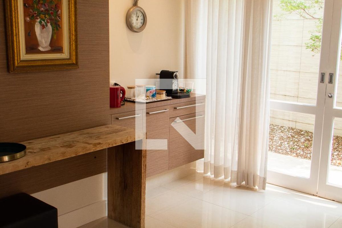 Casa à Venda - Lot. Alphaville Campinas, 4 Quartos,  384 m2 em , Campinas - sp | SoloBR