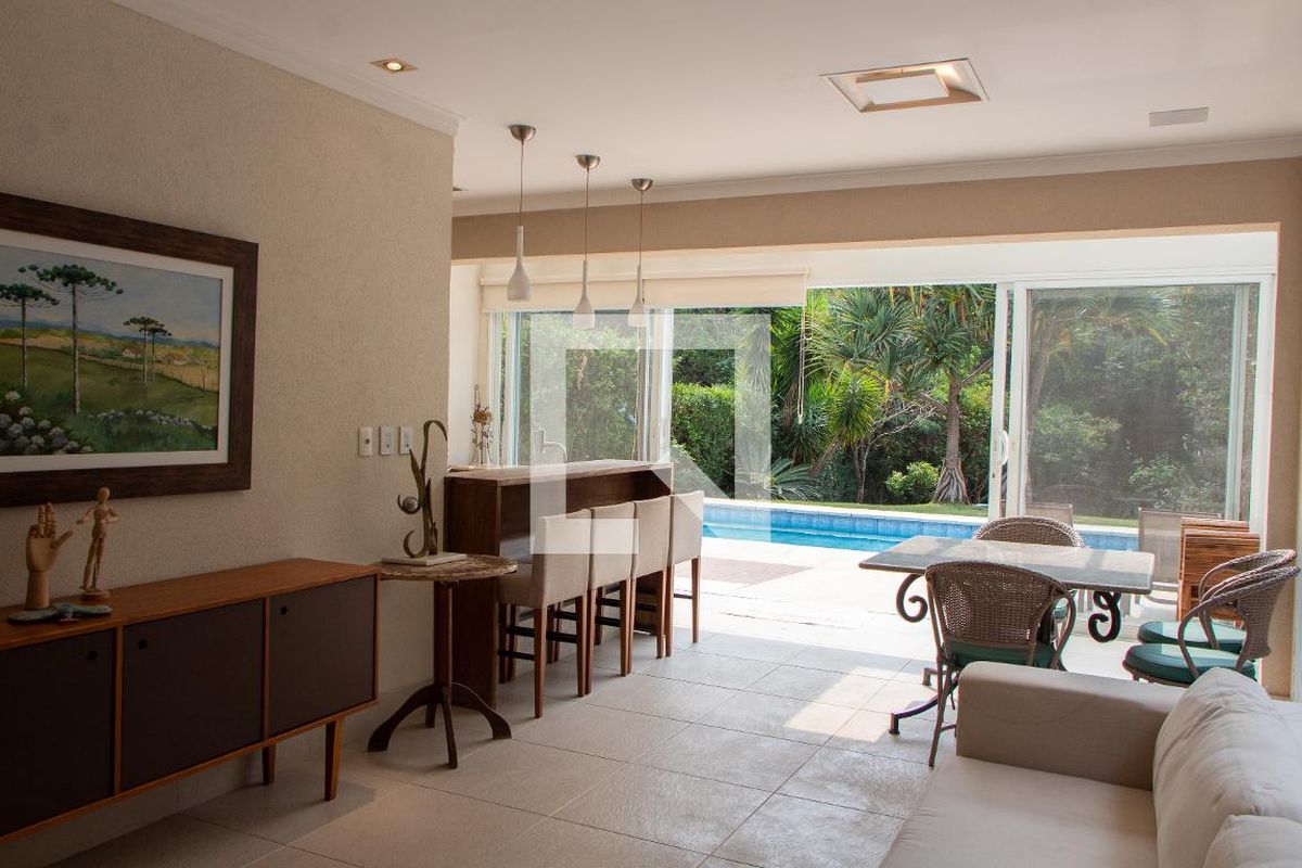 Casa à Venda - Lot. Alphaville Campinas, 4 Quartos,  384 m2 em , Campinas - sp | SoloBR
