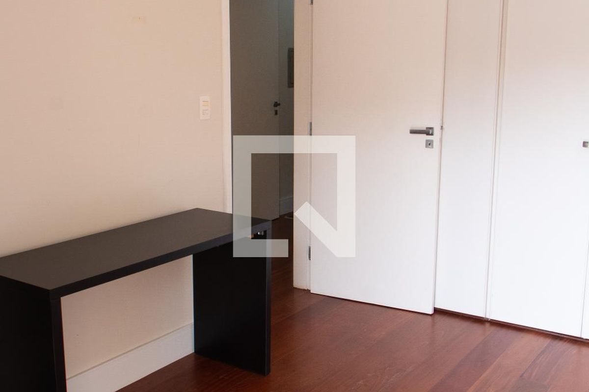 Casa à Venda - Lot. Alphaville Campinas, 4 Quartos,  384 m2 em , Campinas - sp | SoloBR