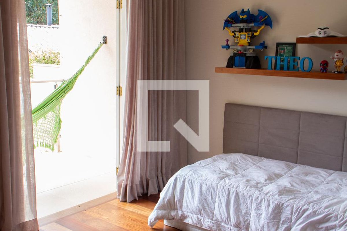 Casa à Venda - Lot. Alphaville Campinas, 4 Quartos,  384 m2 em , Campinas - sp | SoloBR