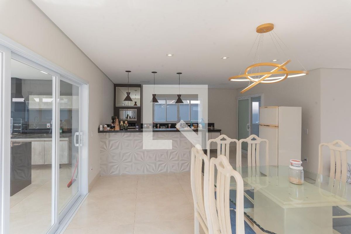 Casa à Venda - Swiss Park, 4 Quartos,  360 m2 em , Campinas - sp | SoloBR