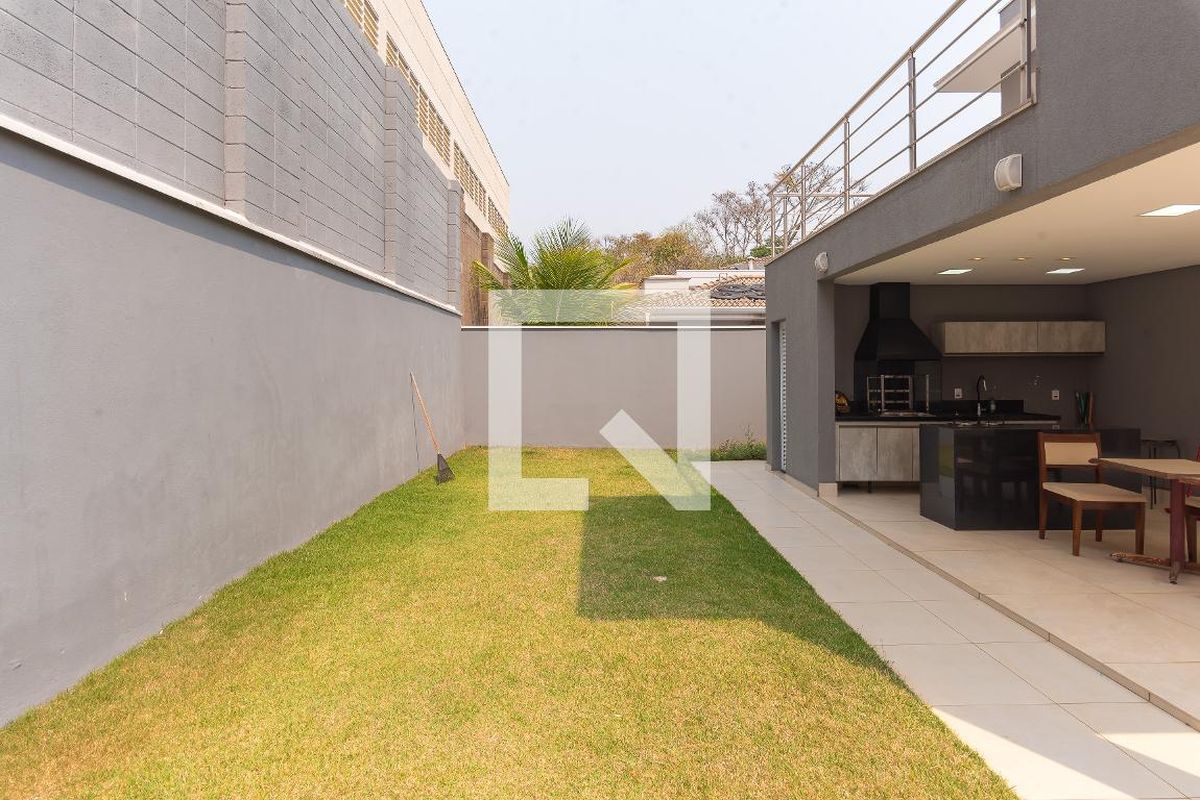 Casa à Venda - Swiss Park, 4 Quartos,  360 m2 em , Campinas - sp | SoloBR