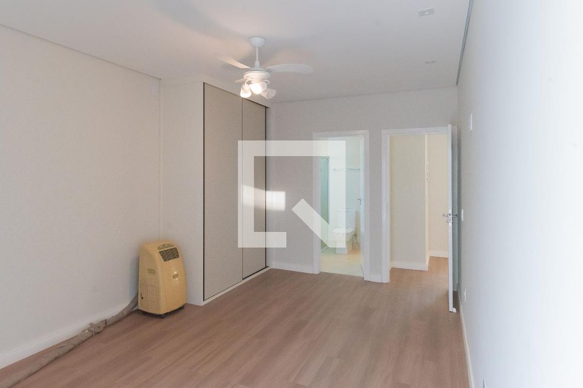 Casa à Venda - Swiss Park, 4 Quartos,  360 m2 em , Campinas - sp | SoloBR