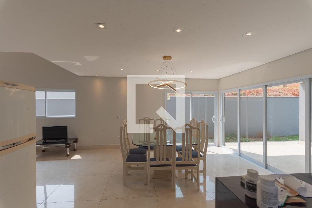 Casa à Venda - Swiss Park, 4 Quartos,  360 m2 em , Campinas - sp | SoloBR