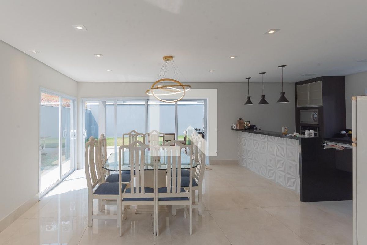 Casa à Venda - Swiss Park, 4 Quartos,  360 m2 em , Campinas - sp | SoloBR