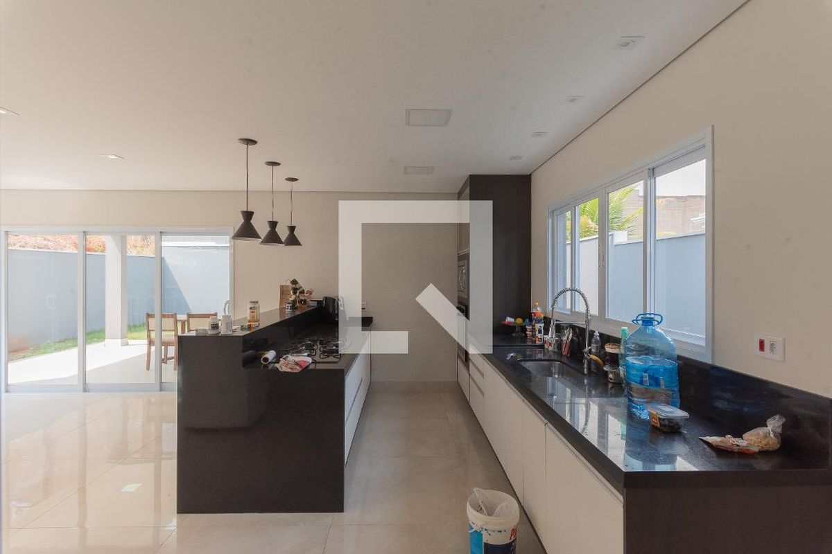 Casa à Venda - Swiss Park, 4 Quartos,  360 m2 em , Campinas - sp | SoloBR
