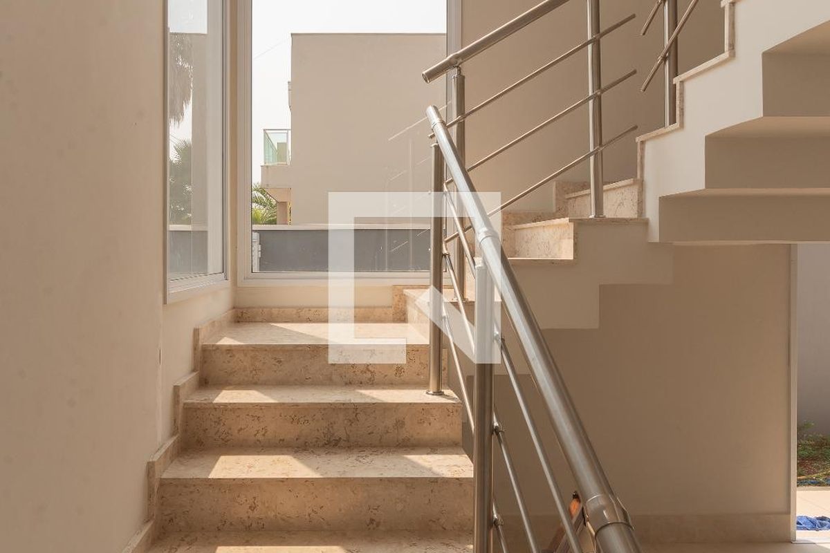Casa à Venda - Swiss Park, 4 Quartos,  360 m2 em , Campinas - sp | SoloBR