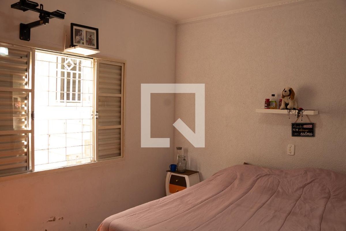 Casa à Venda - Jardim Santana, 3 Quartos,  100 m2 em , Campinas - sp | SoloBR
