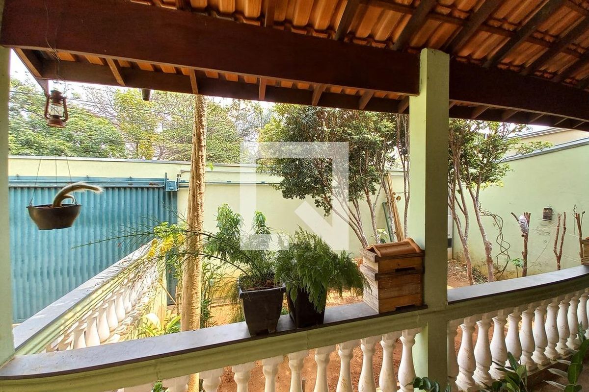 Casa à Venda - Parque Prado, 3 Quartos,  250 m2 em , Campinas - sp | SoloBR
