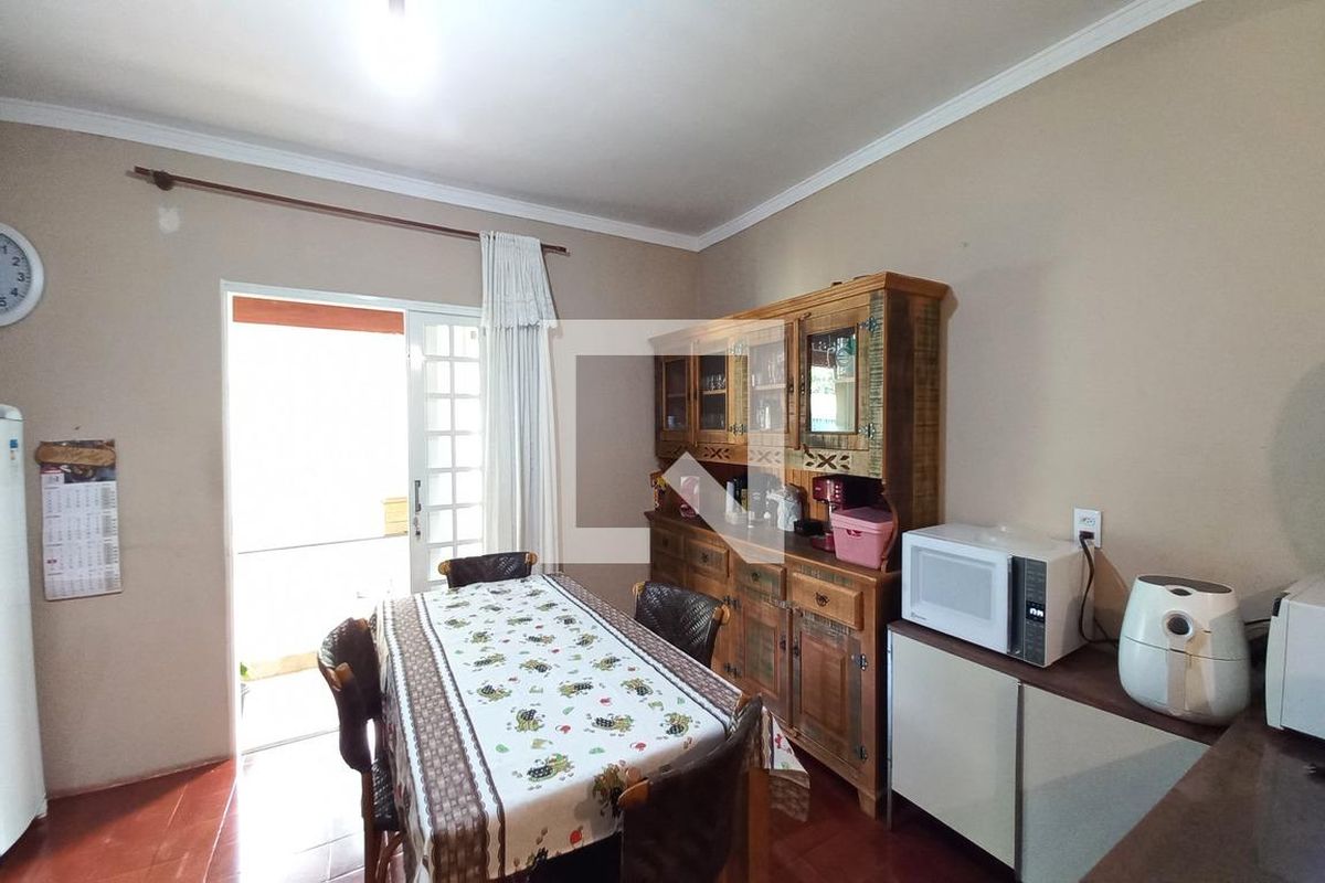Casa à Venda - Parque Prado, 3 Quartos,  250 m2 em , Campinas - sp | SoloBR