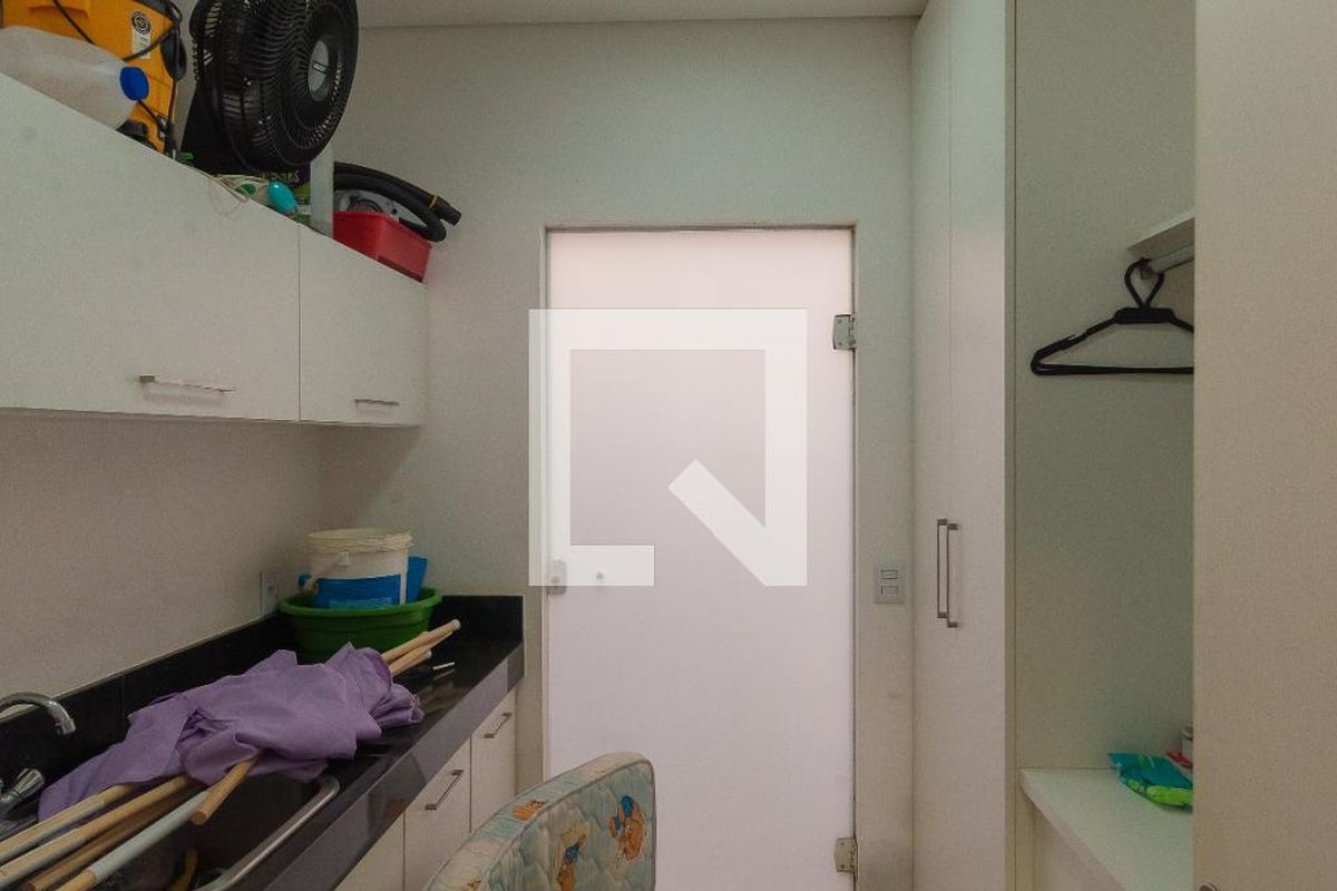 Casa à Venda - Swiss Park, 4 Quartos,  460 m2 em , Campinas - sp | SoloBR