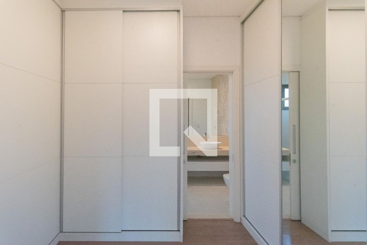 Casa à Venda - Swiss Park, 4 Quartos,  460 m2 em , Campinas - sp | SoloBR