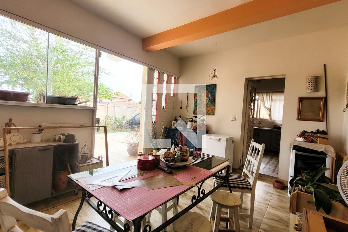 Casa à Venda - Vila Brandina, 4 Quartos,  235 m2 em , Campinas - sp | SoloBR
