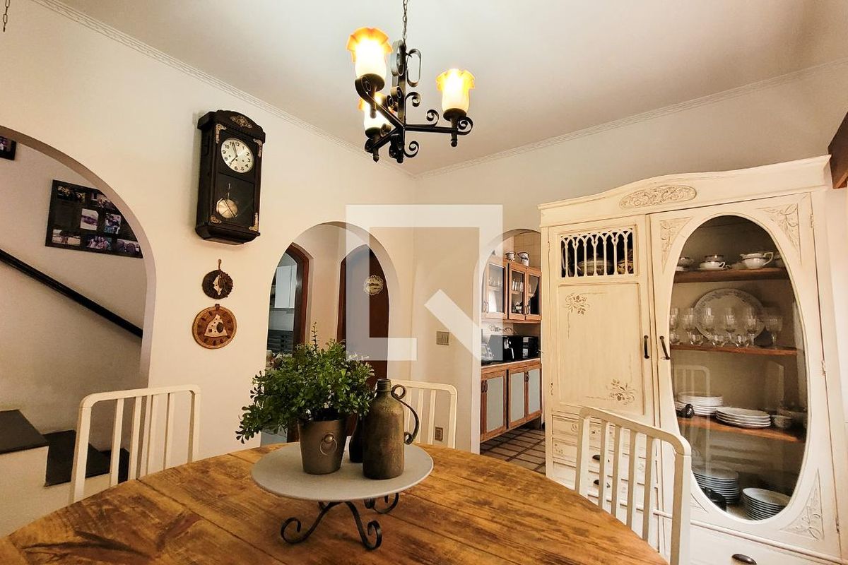 Casa à Venda - Vila Brandina, 4 Quartos,  235 m2 em , Campinas - sp | SoloBR