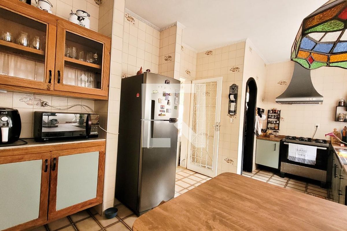 Casa à Venda - Vila Brandina, 4 Quartos,  235 m2 em , Campinas - sp | SoloBR
