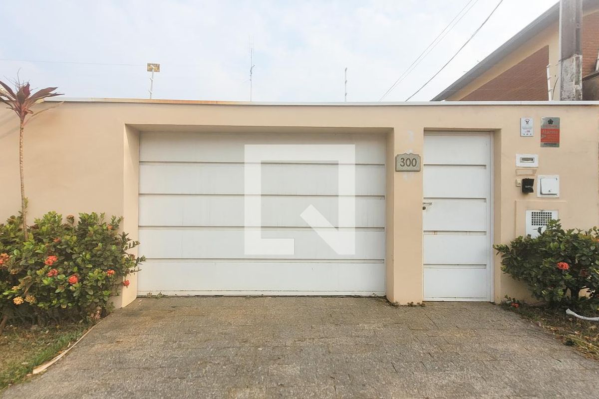 Casa à Venda - Vila Brandina, 4 Quartos,  235 m2 em , Campinas - sp | SoloBR