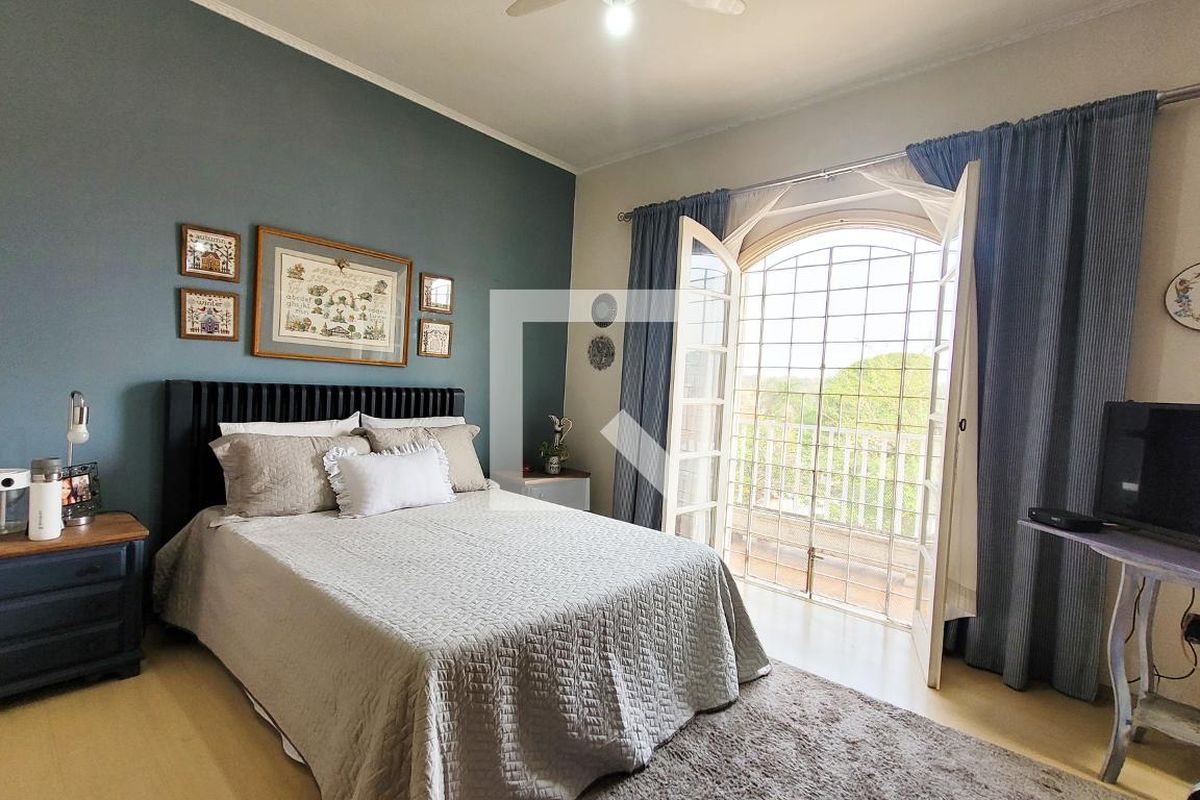 Casa à Venda - Vila Brandina, 4 Quartos,  235 m2 em , Campinas - sp | SoloBR