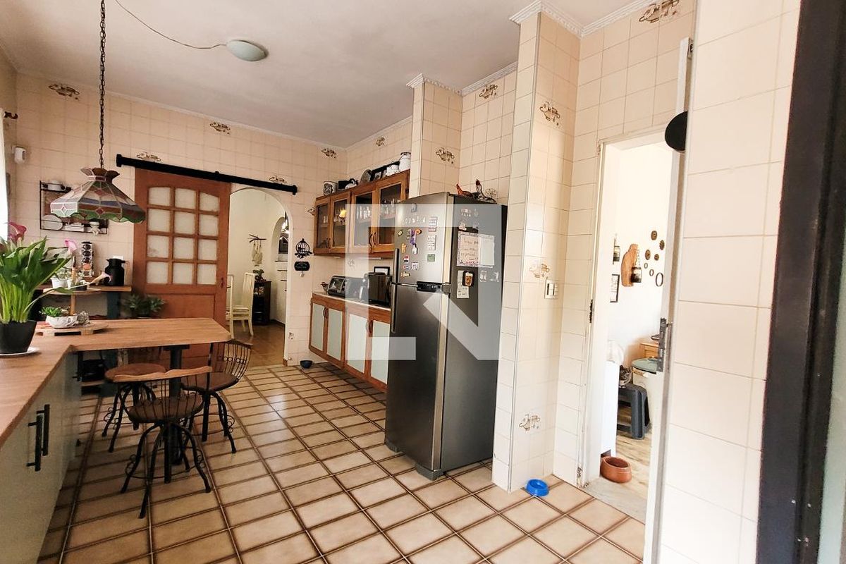 Casa à Venda - Vila Brandina, 4 Quartos,  235 m2 em , Campinas - sp | SoloBR