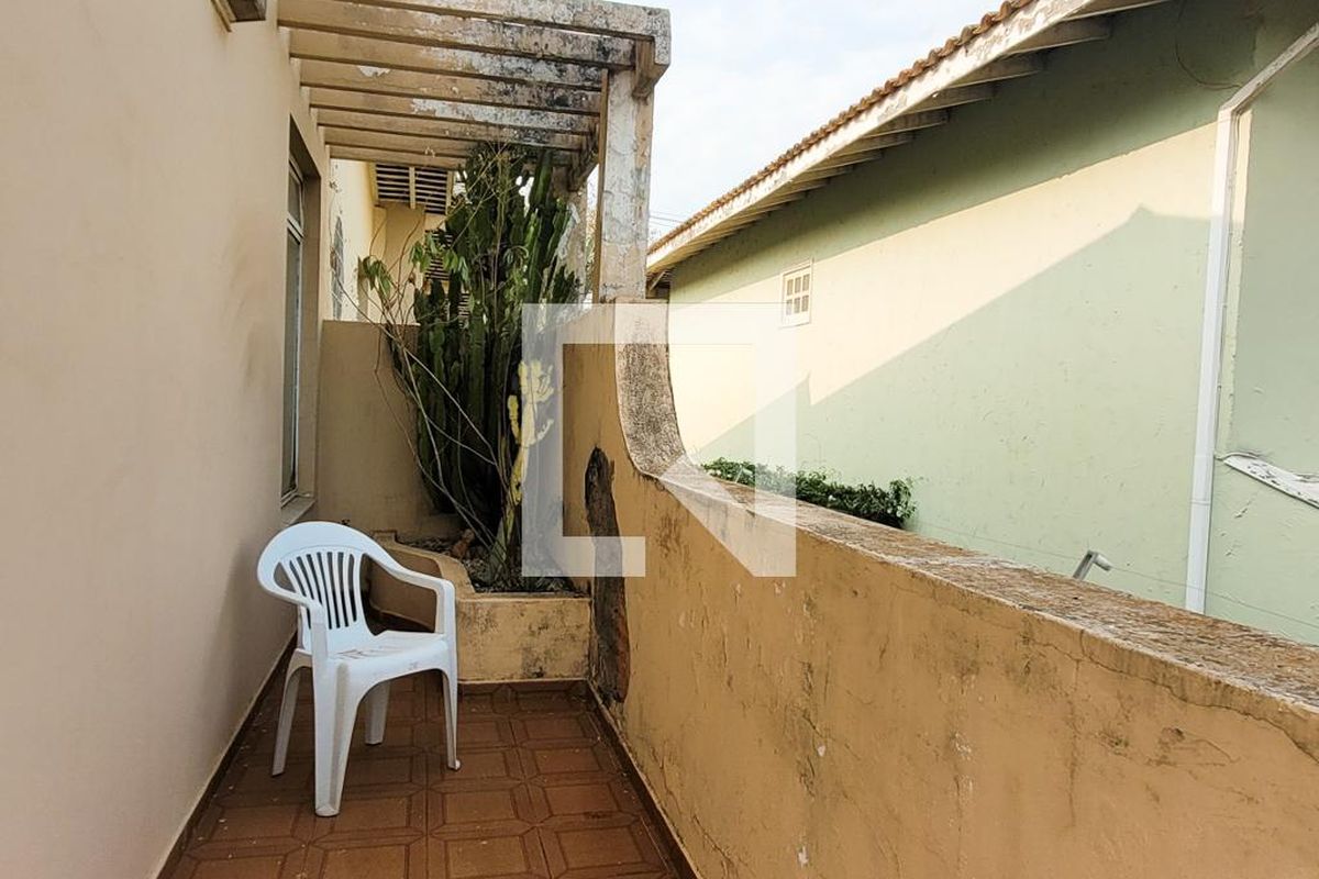 Casa à Venda - Vila Brandina, 4 Quartos,  235 m2 em , Campinas - sp | SoloBR