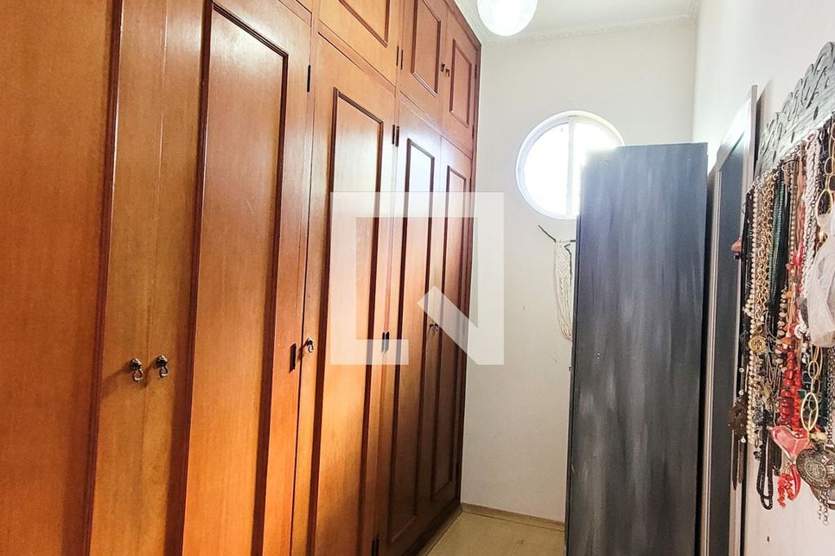 Casa à Venda - Vila Brandina, 4 Quartos,  235 m2 em , Campinas - sp | SoloBR