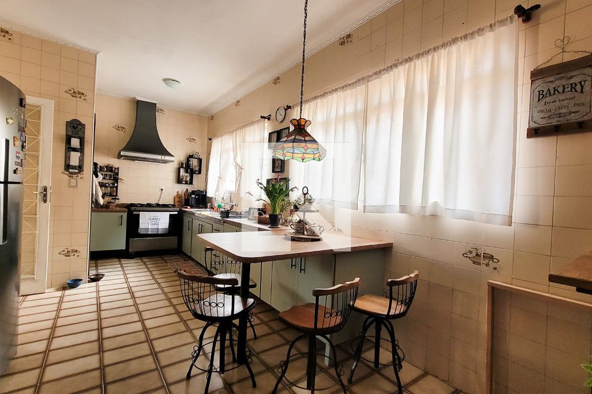 Casa à Venda - Vila Brandina, 4 Quartos,  235 m2 em , Campinas - sp | SoloBR