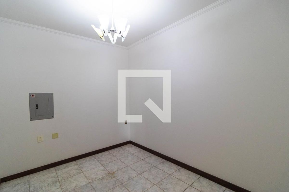 Casa à Venda - Jardim Flamboyant, 3 Quartos,  430 m2 em , Campinas - sp | SoloBR