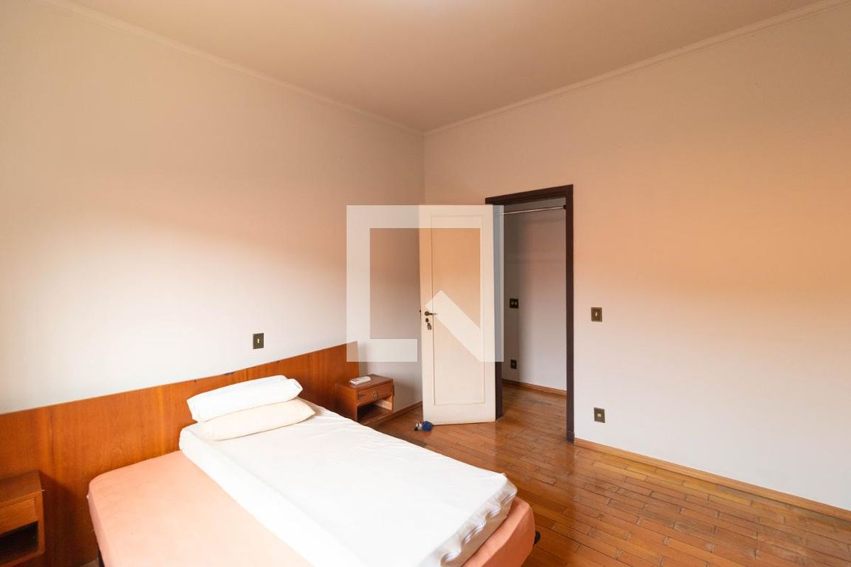 Casa à Venda - Jardim Flamboyant, 3 Quartos,  430 m2 em , Campinas - sp | SoloBR