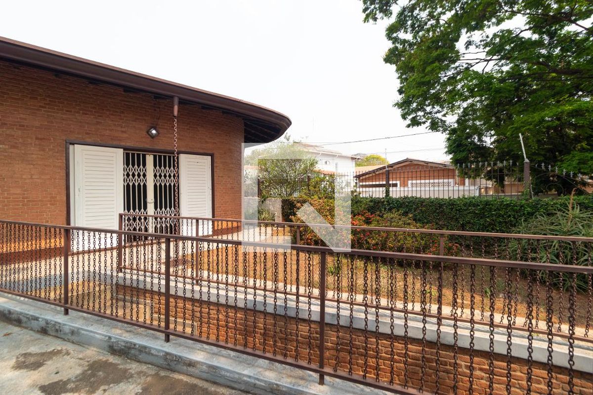 Casa à Venda - Jardim Flamboyant, 3 Quartos,  430 m2 em , Campinas - sp | SoloBR
