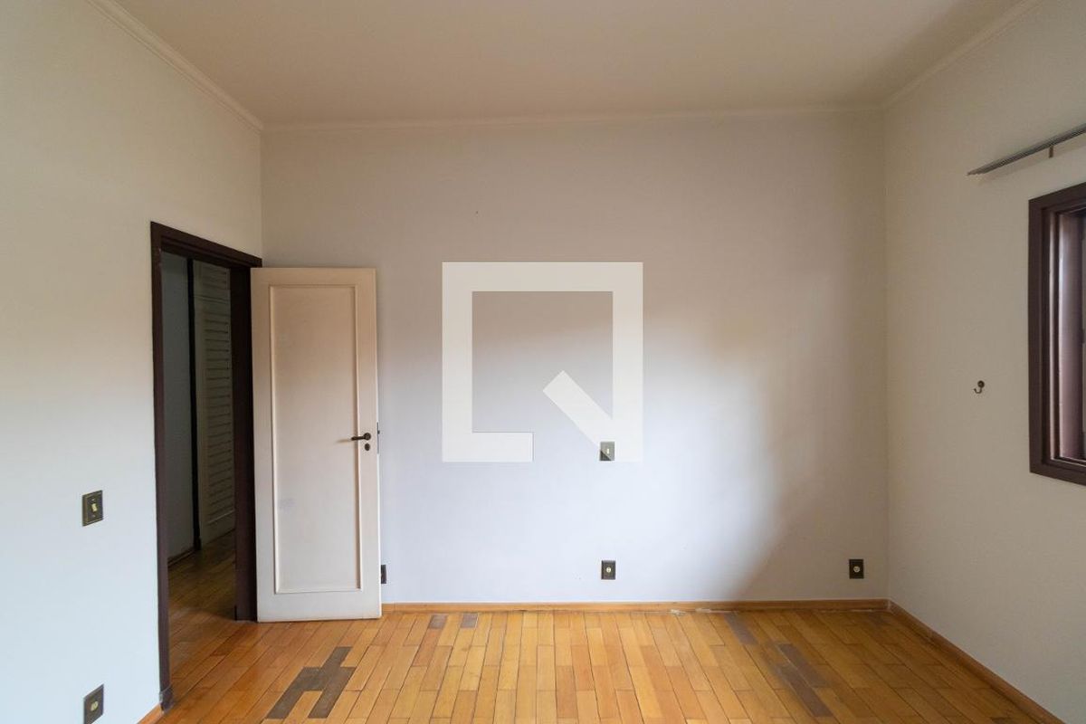 Casa à Venda - Jardim Flamboyant, 3 Quartos,  430 m2 em , Campinas - sp | SoloBR