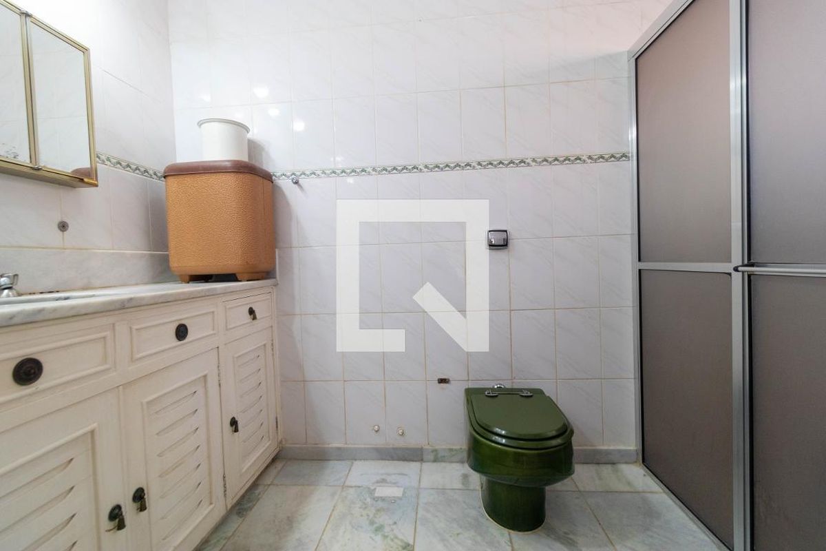 Casa à Venda - Jardim Flamboyant, 3 Quartos,  430 m2 em , Campinas - sp | SoloBR